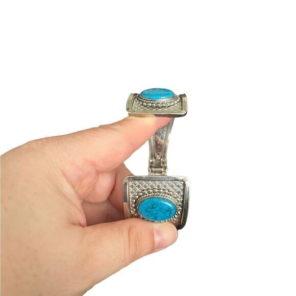 Vintage Faux Turquoise Bracelet - Picture 3 of 4